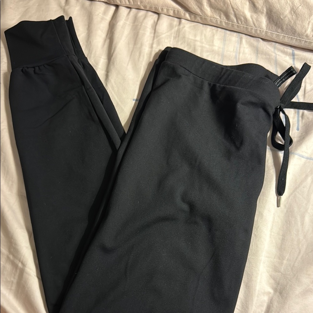 Indah Black Leggings